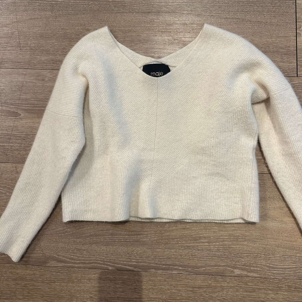 Gorgeous 100% cashmere white/ cream Maje sweater